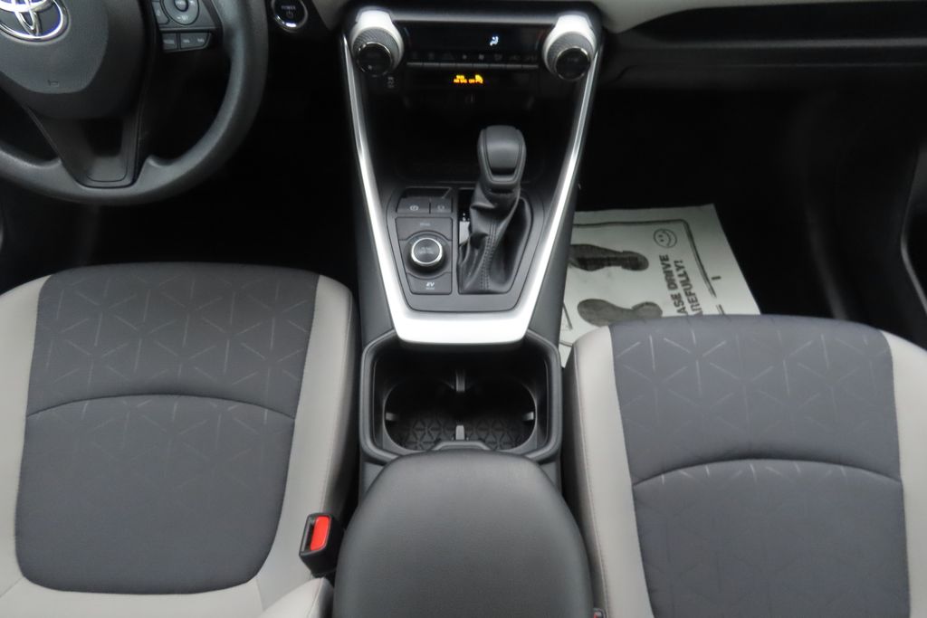 Thumbnail: 2024 Toyota RAV4 - 16