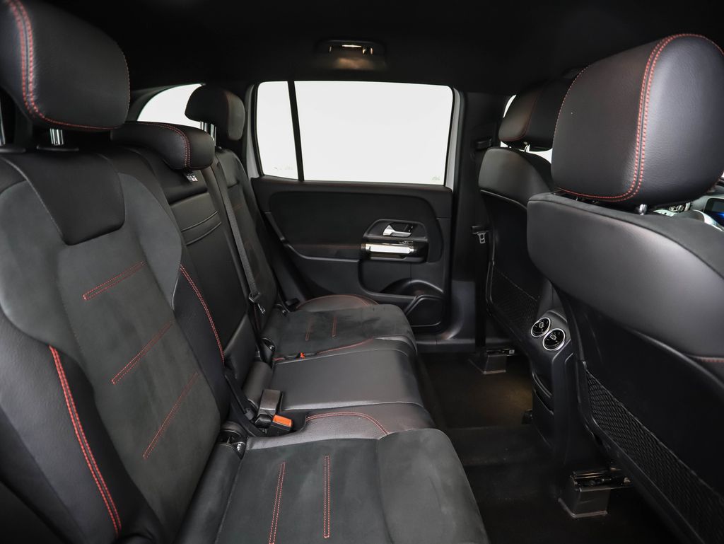 Thumbnail: 2021 Mercedes-Benz GLB - 26