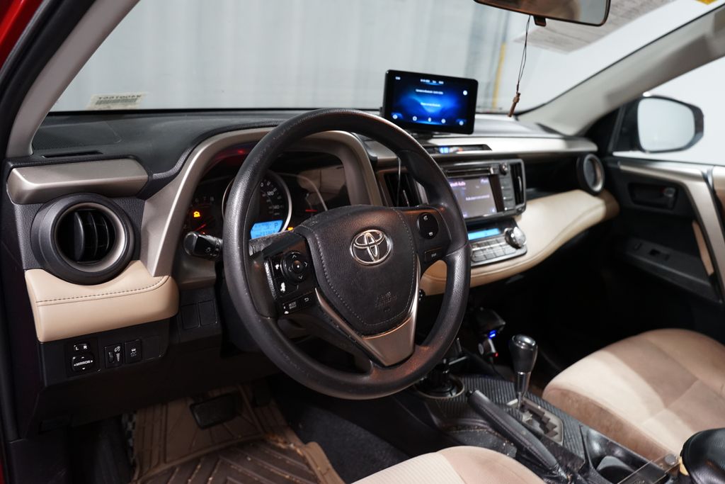 Thumbnail: 2013 Toyota RAV4 - 7
