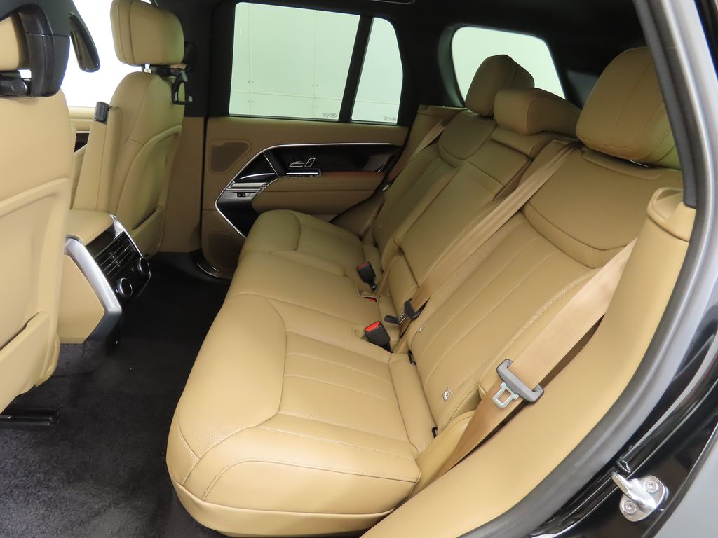 Thumbnail: 2025 Land Rover Range Rover - 21