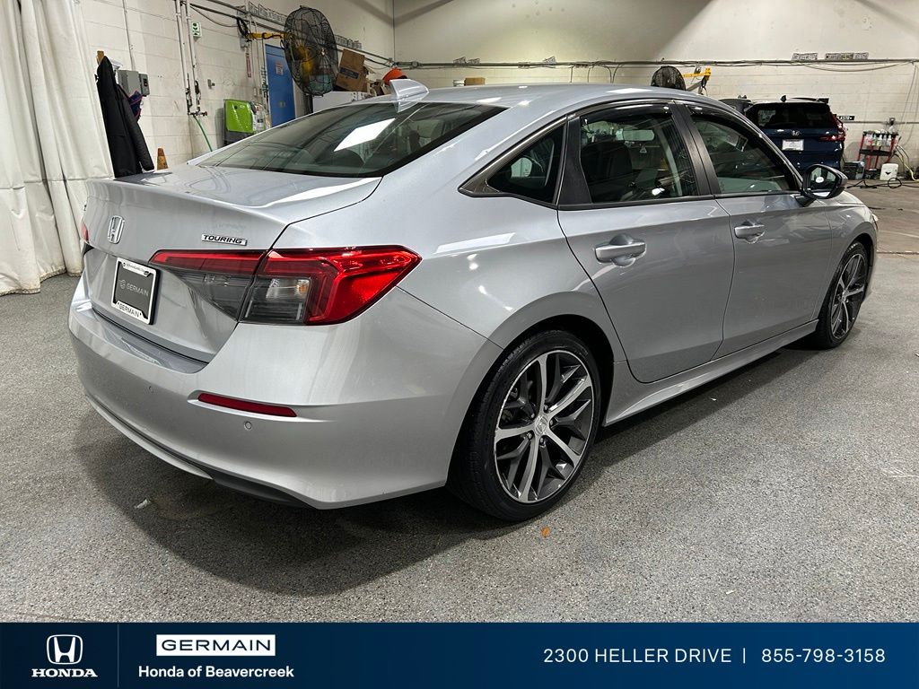 Used 2022 Silver Honda Touring image 8