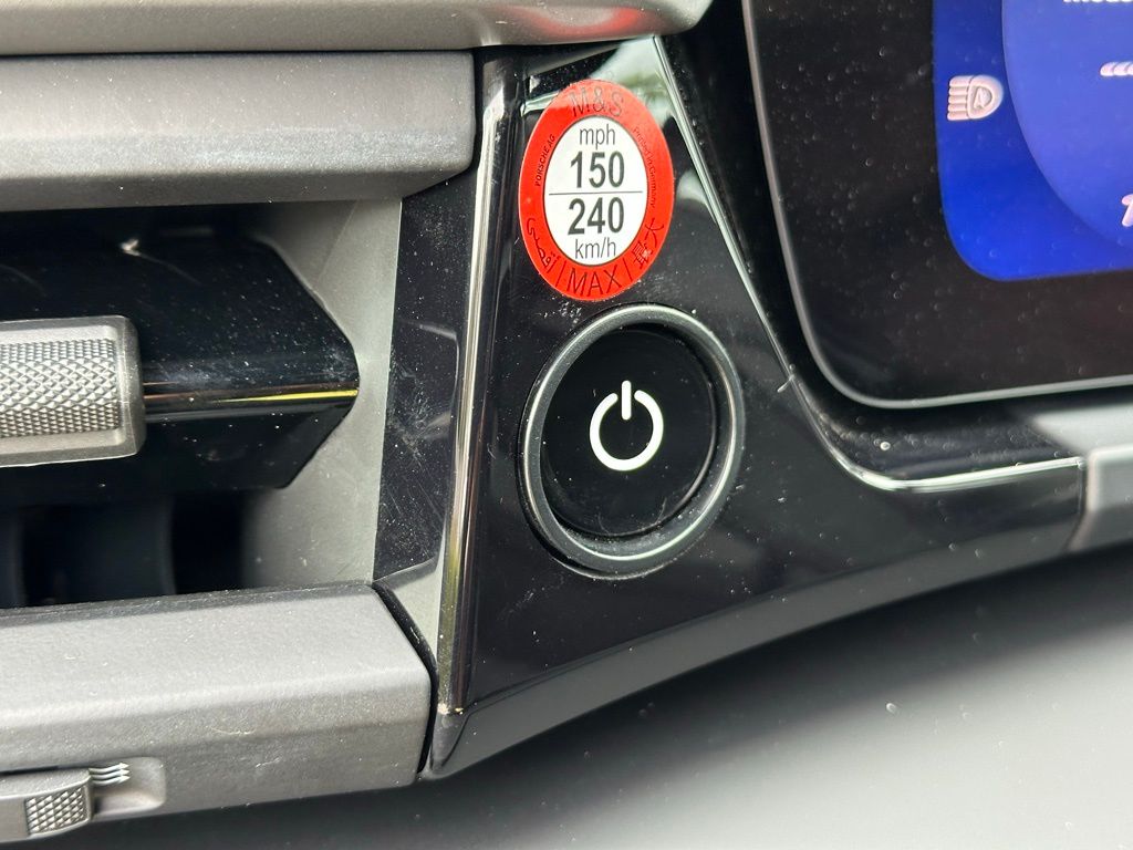 Thumbnail: 2025 Porsche Macan - 32