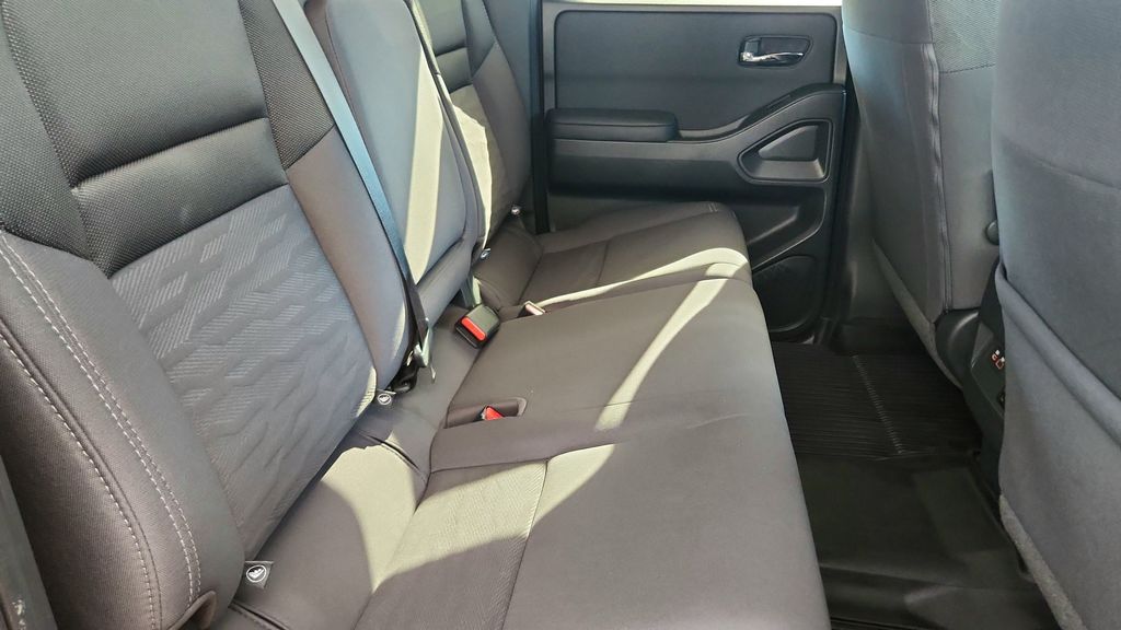 2024 Nissan Frontier