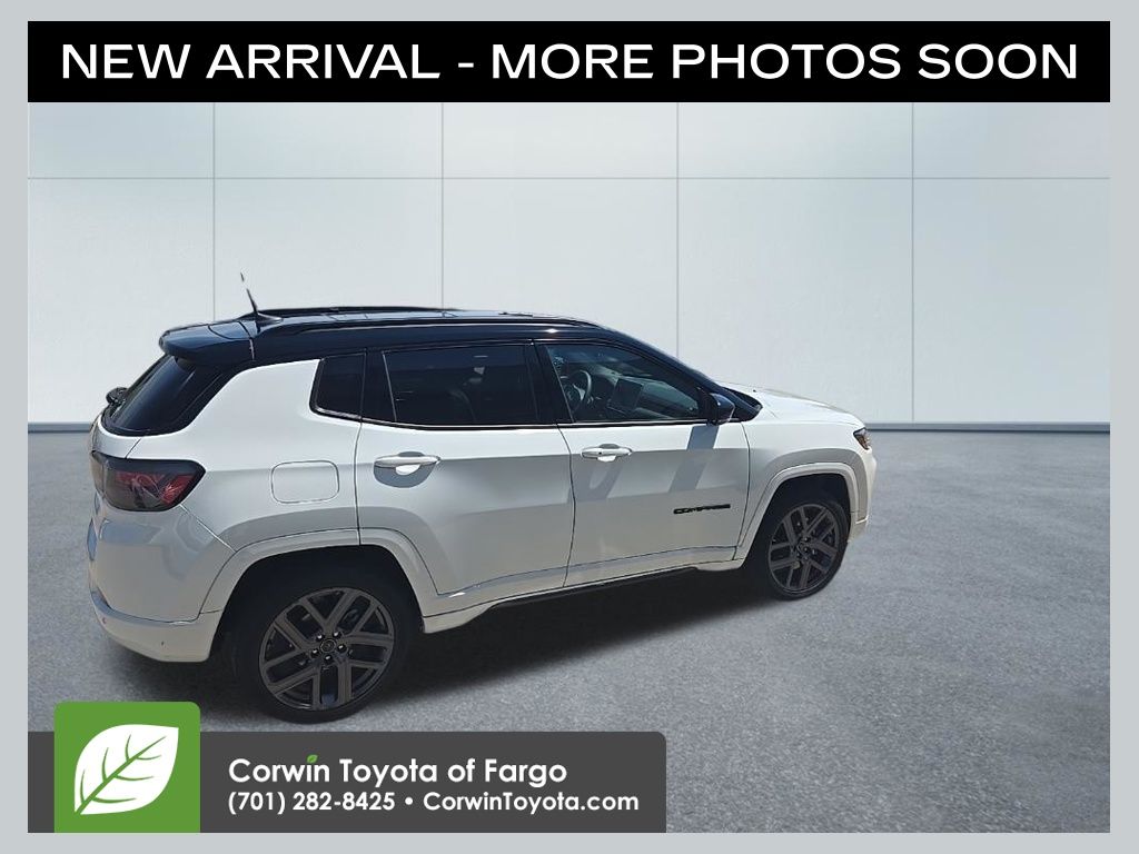 Bright White Clearcoat 2025 Jeep Compass SUV / Crossover Four-Wheel Drive 8-Speed Automatic