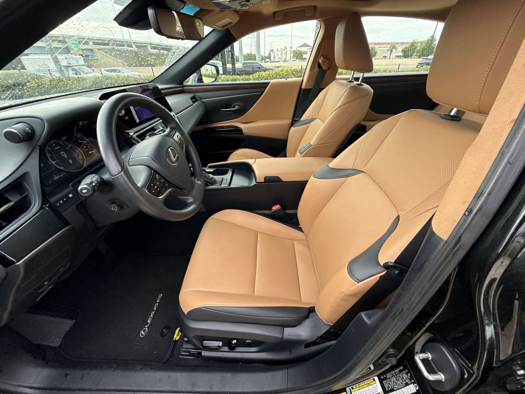 Thumbnail: 2025 Lexus ES - 30