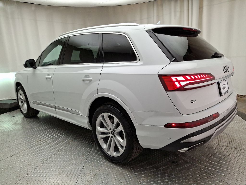 2025 Audi Q7  4