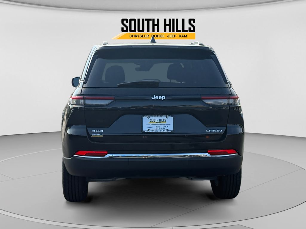 2025 Jeep Grand Cherokee Laredo Black at Spitzer Acura
