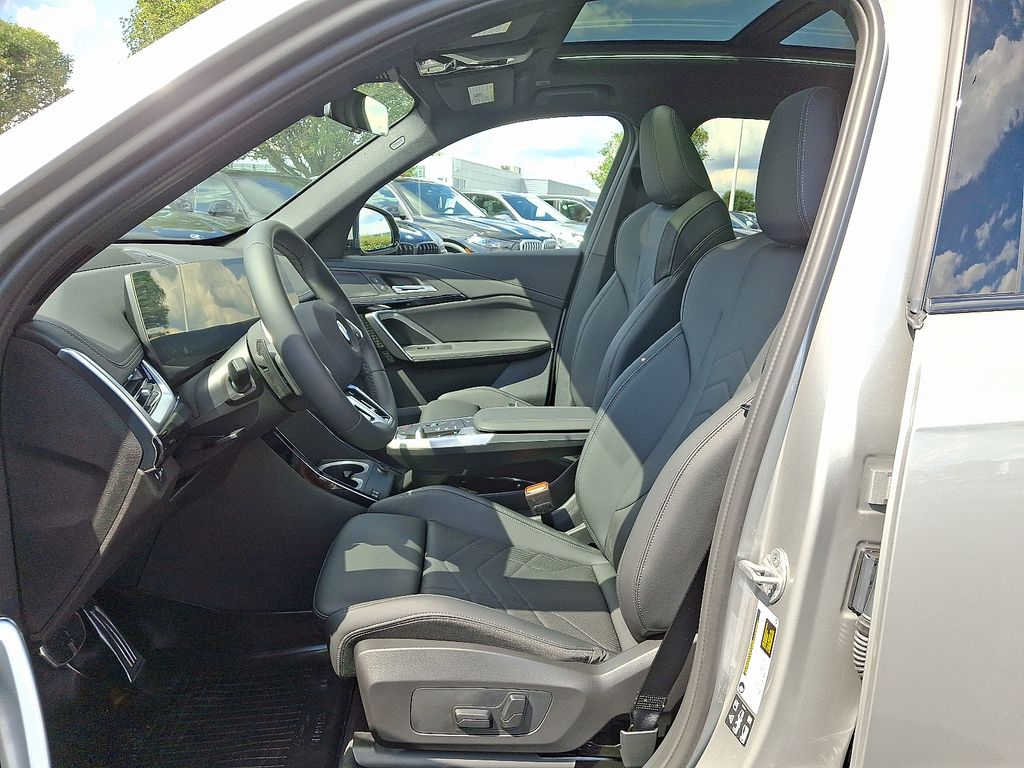 Thumbnail: 2026 BMW X1 - 6