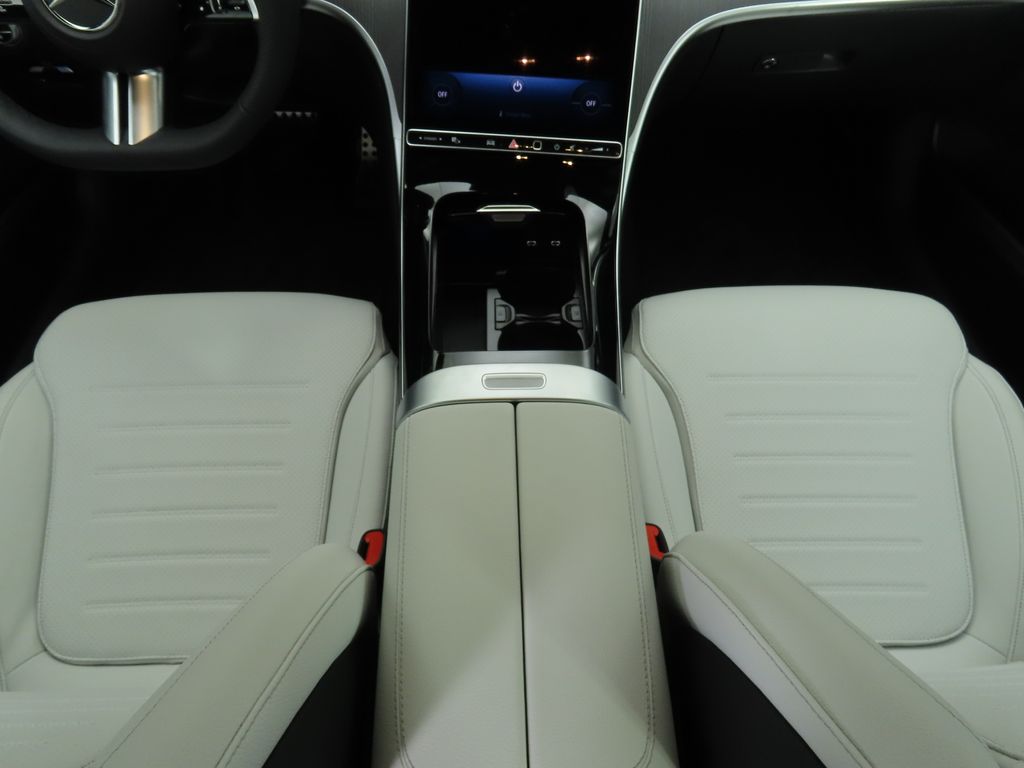 Thumbnail: 2025 Mercedes-Benz C-Class - 16