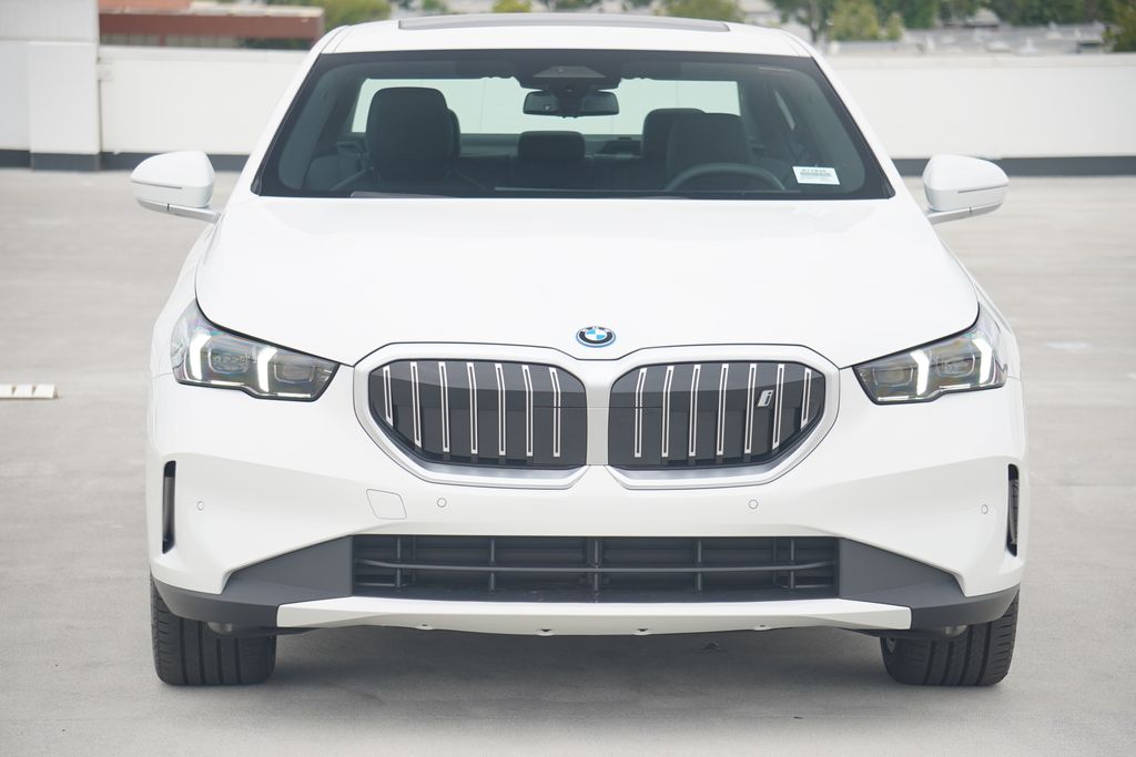 Thumbnail: 2026 BMW i5 - 2