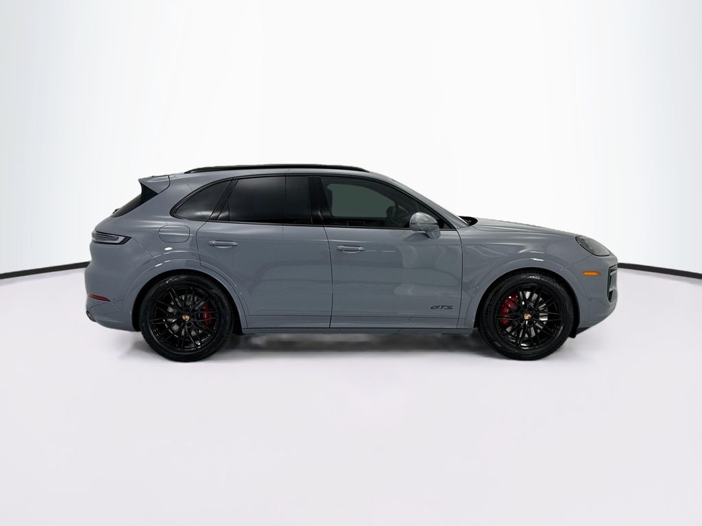 Thumbnail: 2026 Porsche Cayenne - 8