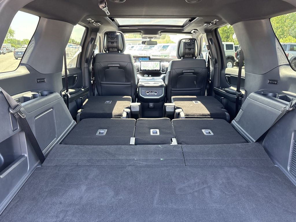 New 2026 Glacier Gray Metallic Tri-Coat Ford Platinum® image 22