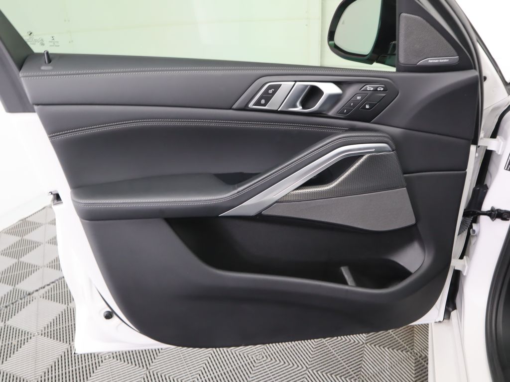 Thumbnail: 2023 BMW X6 - 25