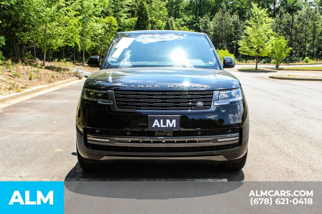 Used 2025 Black Land Rover SE image 10