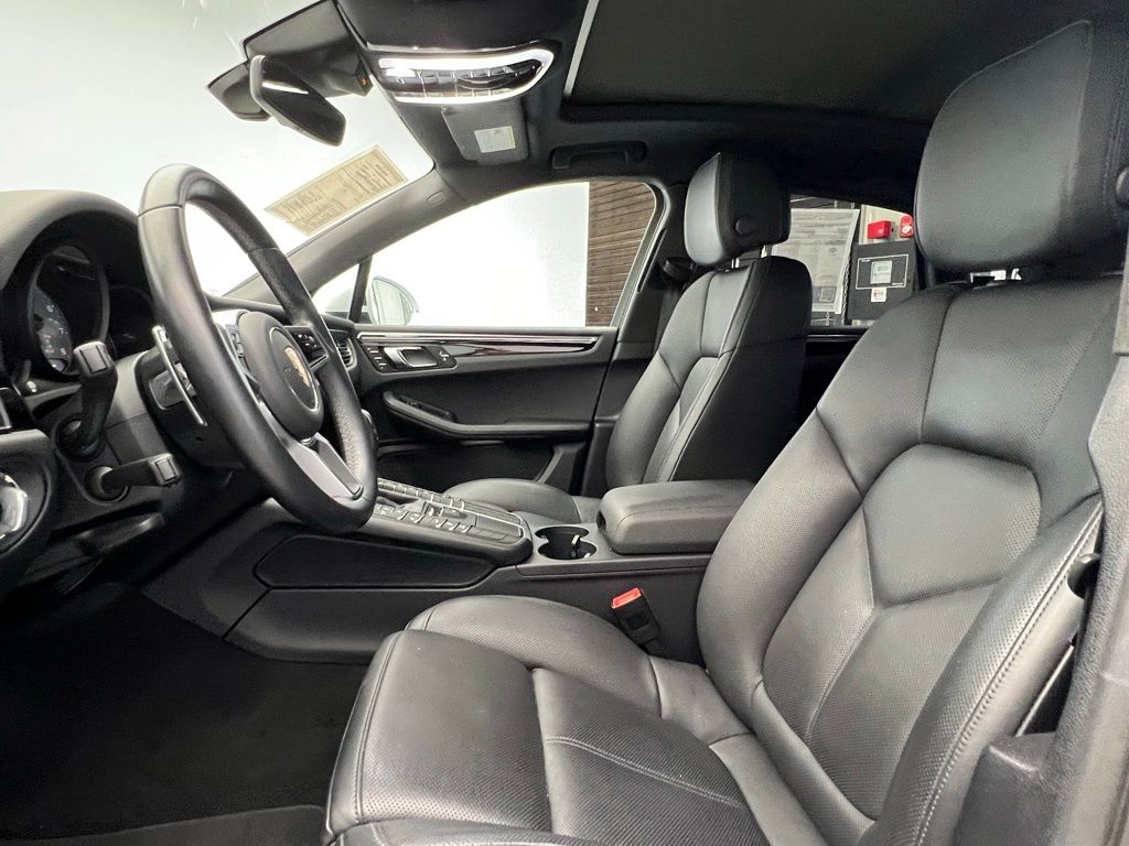 Thumbnail: 2021 Porsche Macan - 5
