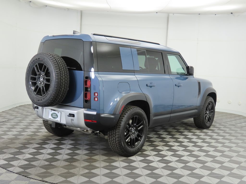 2025 Land Rover Defender 110 5