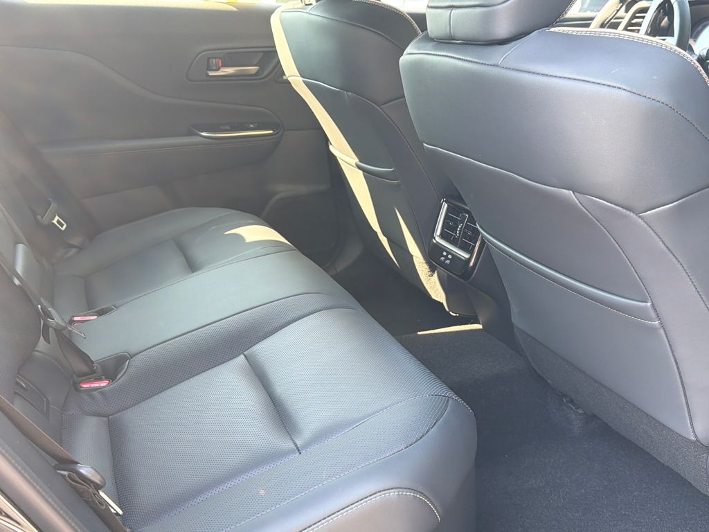 2026 Toyota Crown Signia Limited - Photo 15