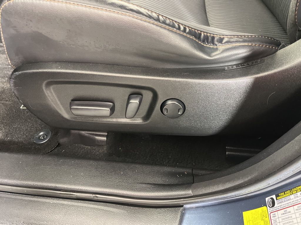 Thumbnail: 2017 Toyota Highlander - 21