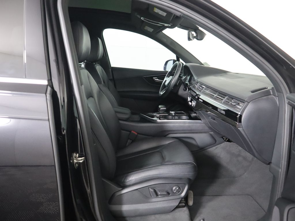 Thumbnail: 2019 Audi Q7 - 21