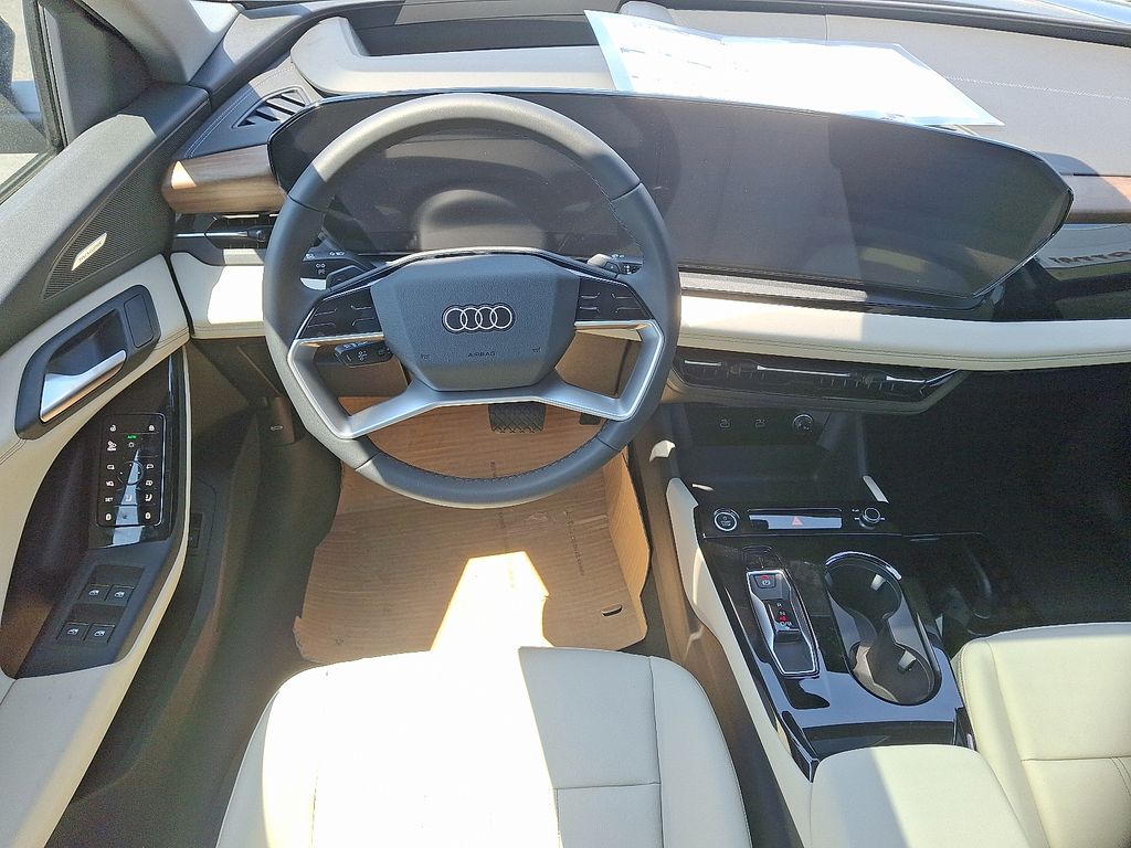 2025 Audi e-tron Premium 8