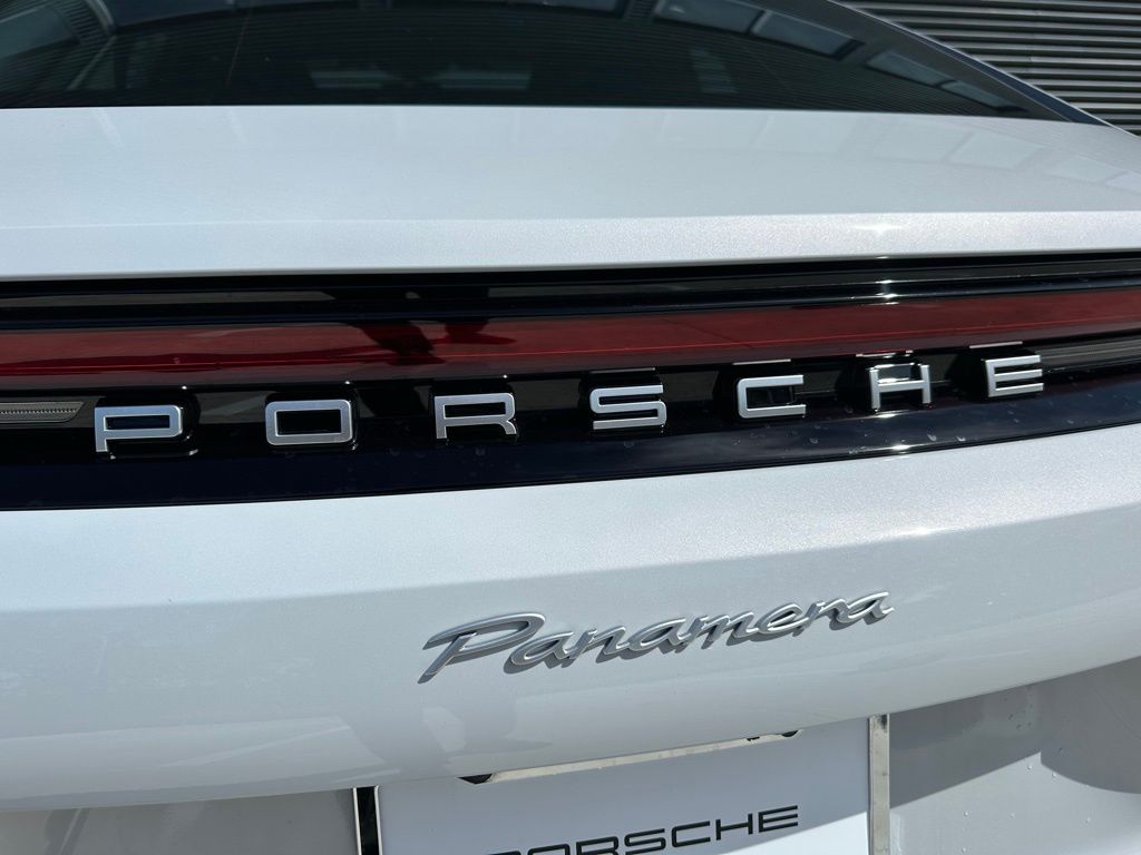 Thumbnail: 2025 Porsche Panamera - 12
