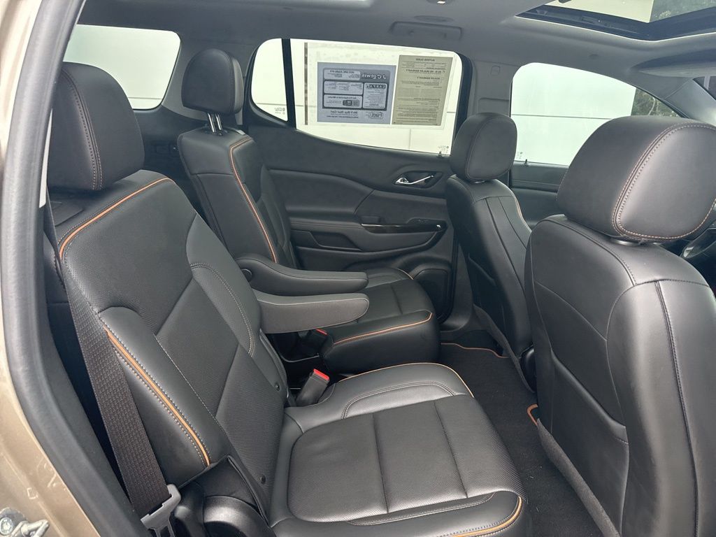 2023 GMC Acadia AWD AT4