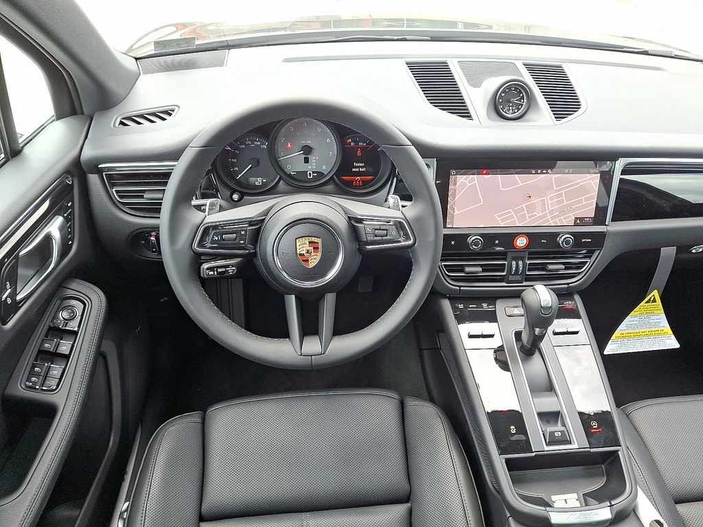 Thumbnail: 2025 Porsche Macan - 13