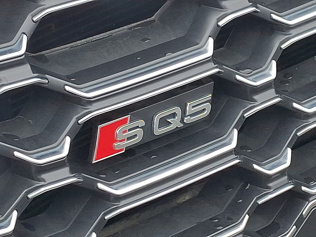Thumbnail: 2023 Audi SQ5 - 31