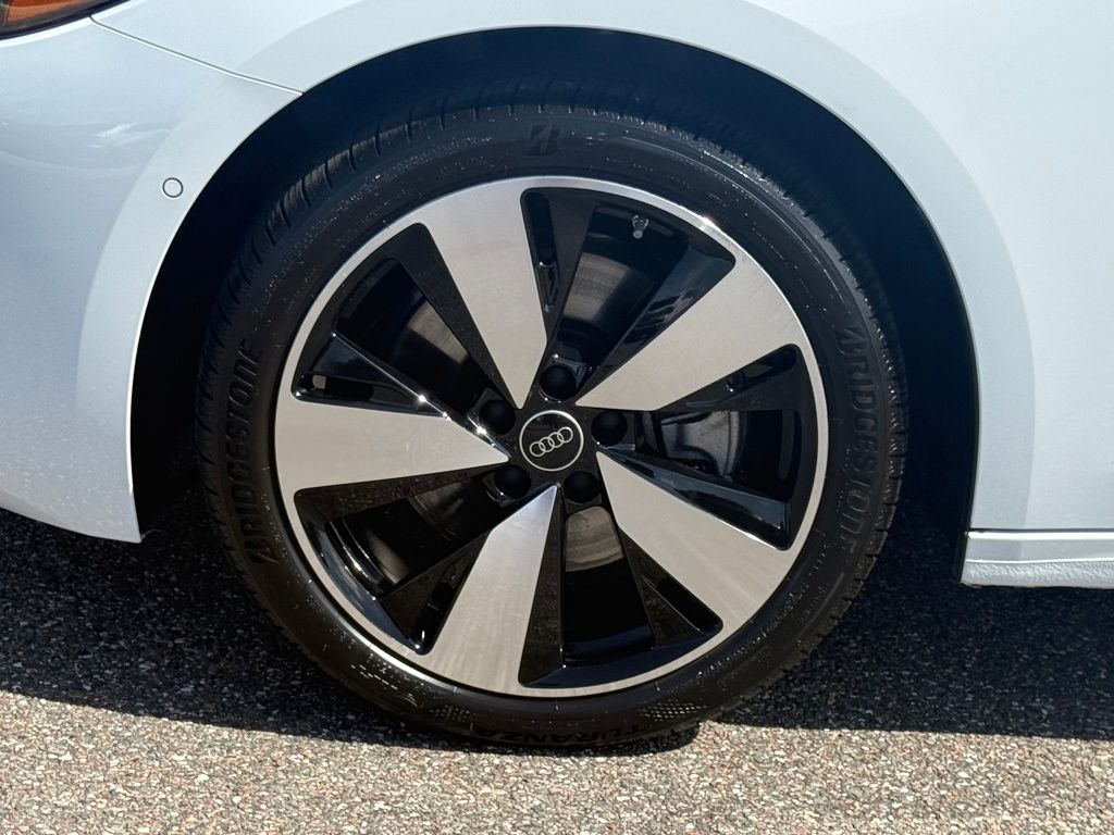 New 2025 White Audi 2.0T Premium image 37