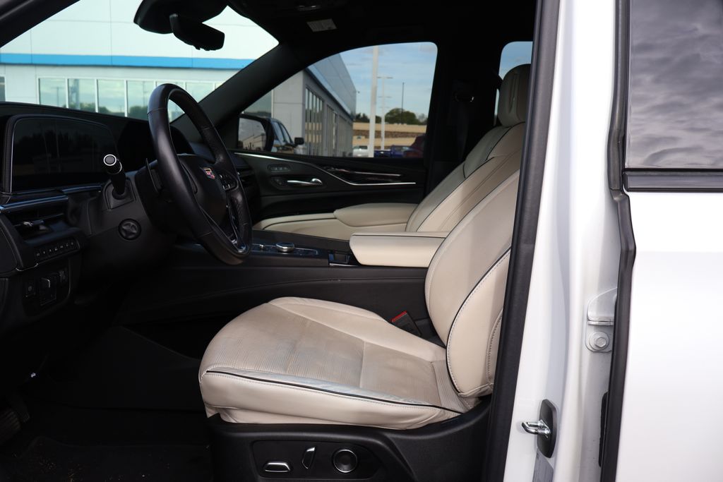 2021 Cadillac Escalade ESV Sport 13