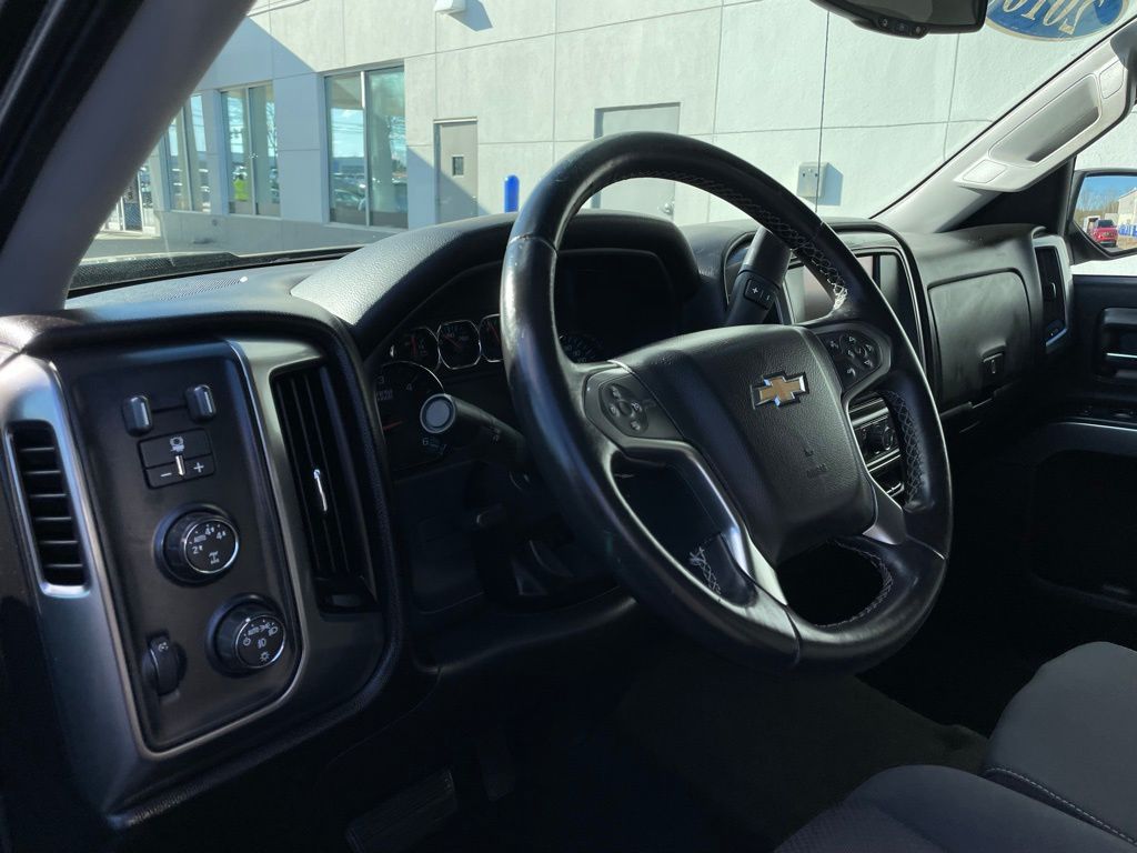 Thumbnail: 2016 Chevrolet Silverado 1500 - 26