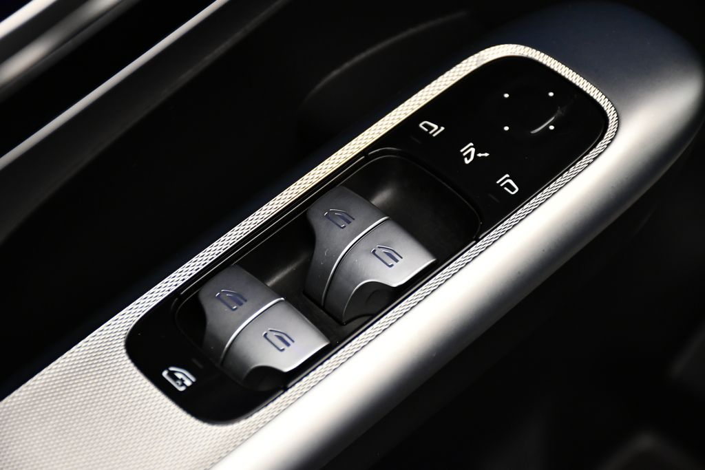 Thumbnail: 2024 Mercedes-Benz GLC - 32