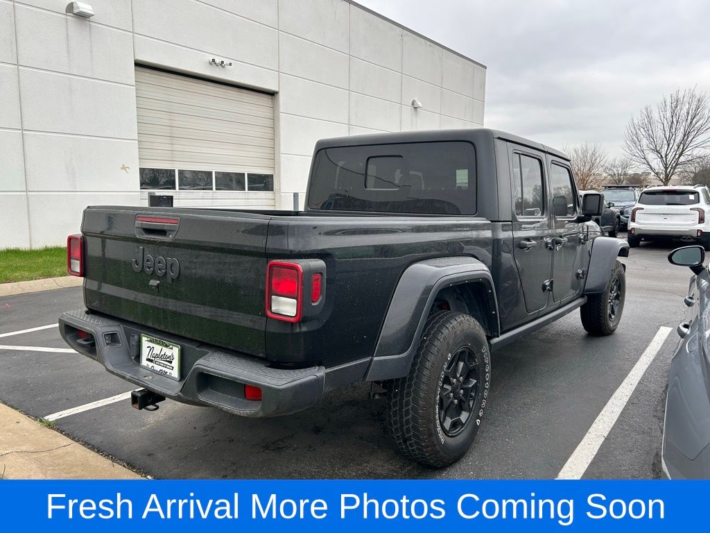 View vehicle photo 5