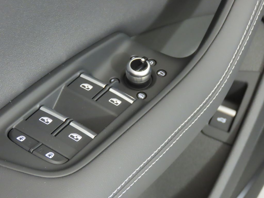 Thumbnail: 2025 Audi Q7 - 29