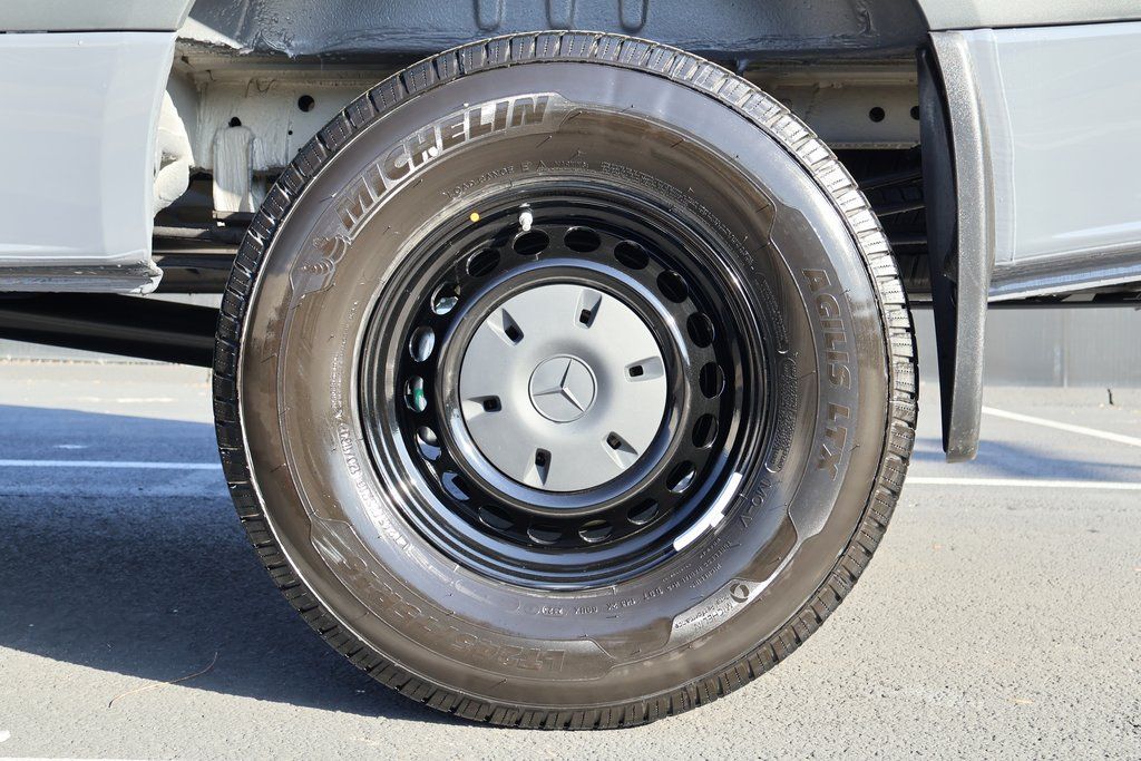 Thumbnail: 2026 Mercedes-Benz Sprinter - 10