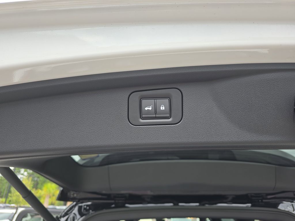 2025 Aspen White Tricoat/Super Black Nissan Armada PRO-4X 4X4 SUV