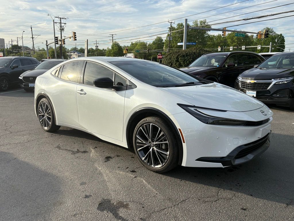 2023 Toyota Prius XLE photo