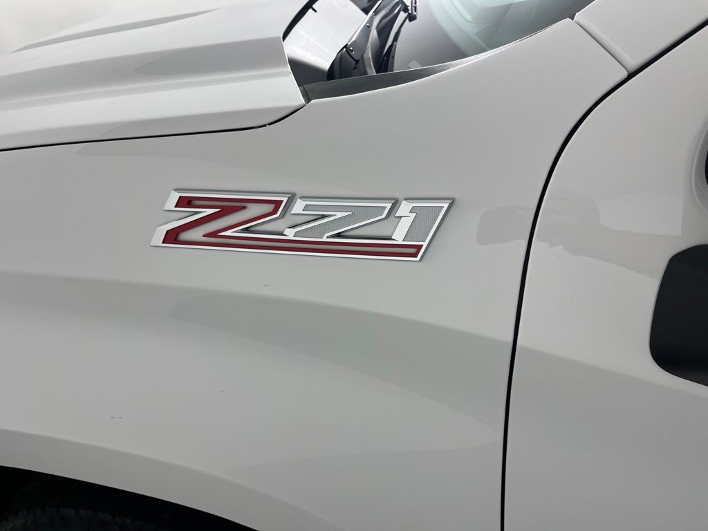 Thumbnail: 2026 Chevrolet Silverado 1500 - 21