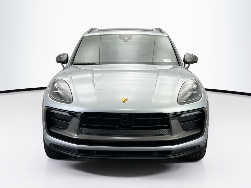 Thumbnail: 2026 Porsche Macan - 10
