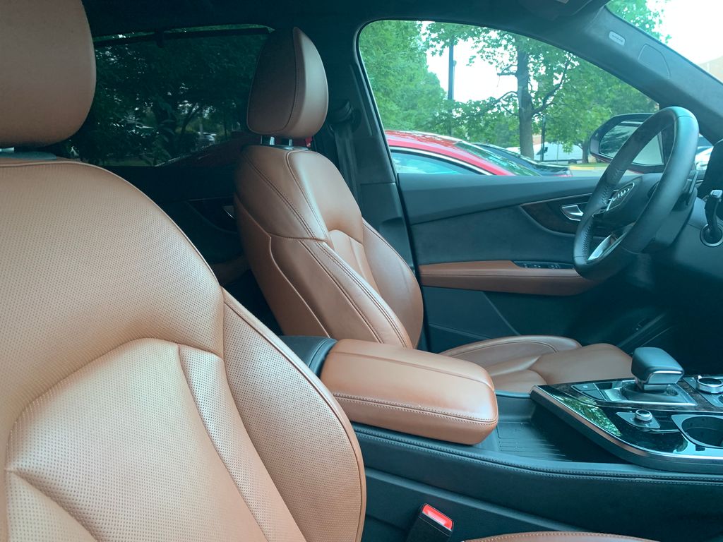 Thumbnail: 2019 Audi Q7 - 6
