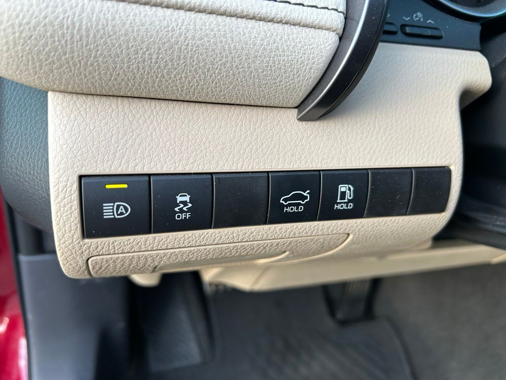 Thumbnail: 2021 Toyota Camry - 18