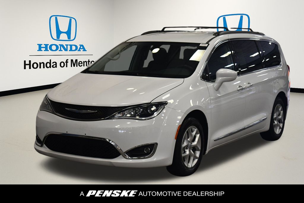 2017 Chrysler Pacifica Touring L -
                  Mentor, OH