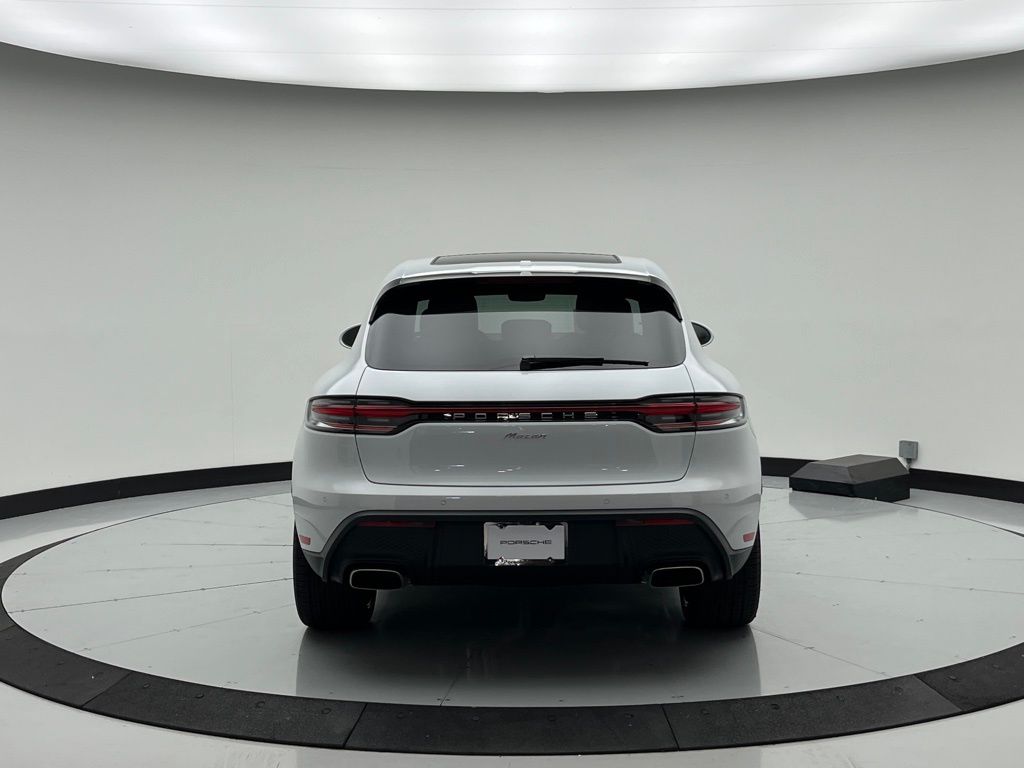 Thumbnail: 2026 Porsche Macan - 10