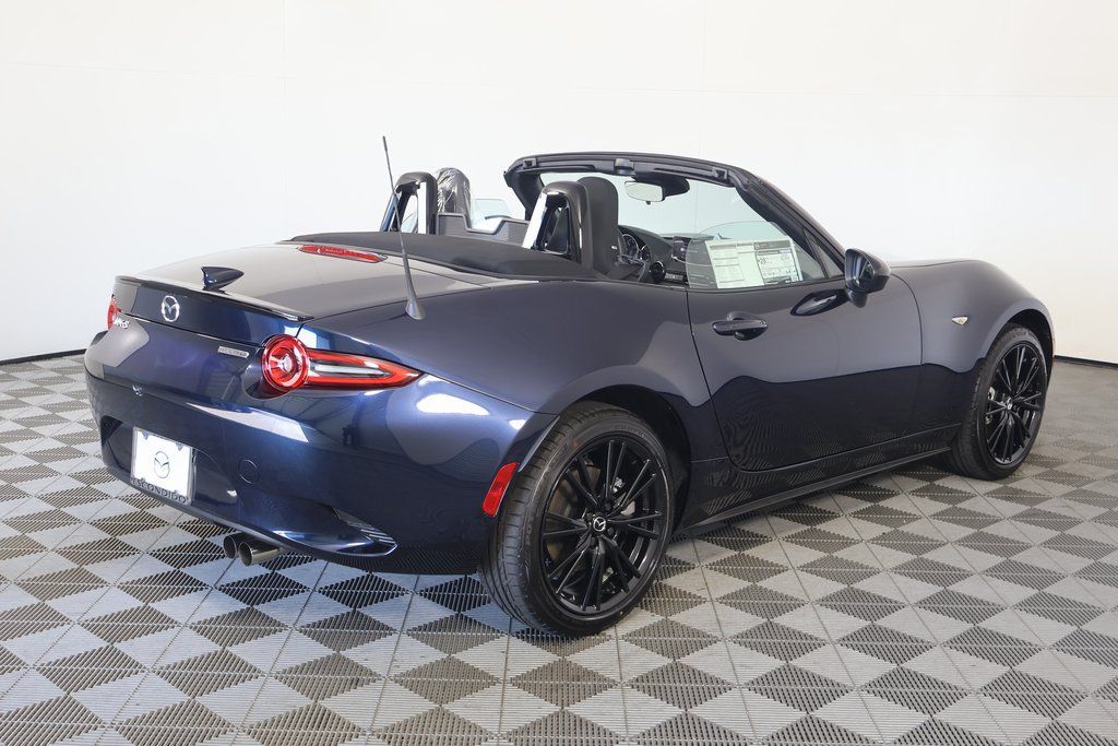 Thumbnail: 2026 Mazda MX-5 Miata - 3