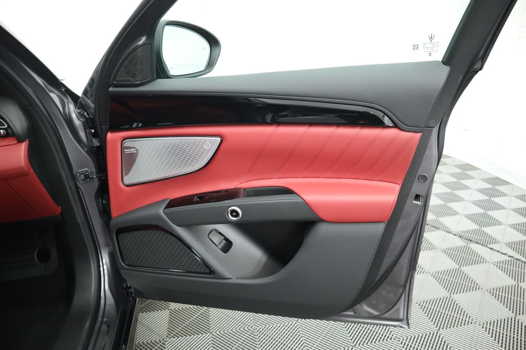 Thumbnail: 2025 Maserati Grecale - 26