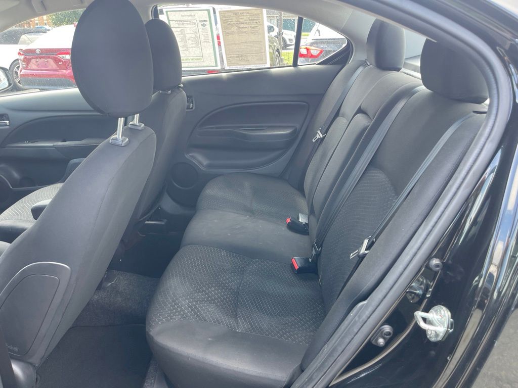 Used 2022 Black Mitsubishi SE image 21