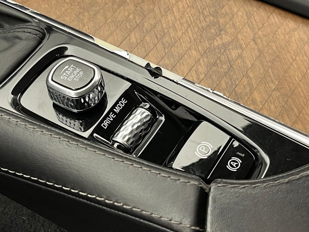 Thumbnail: 2018 Volvo XC90 - 15
