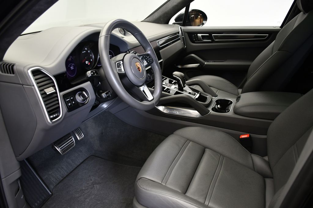 Thumbnail: 2023 Porsche Cayenne - 5