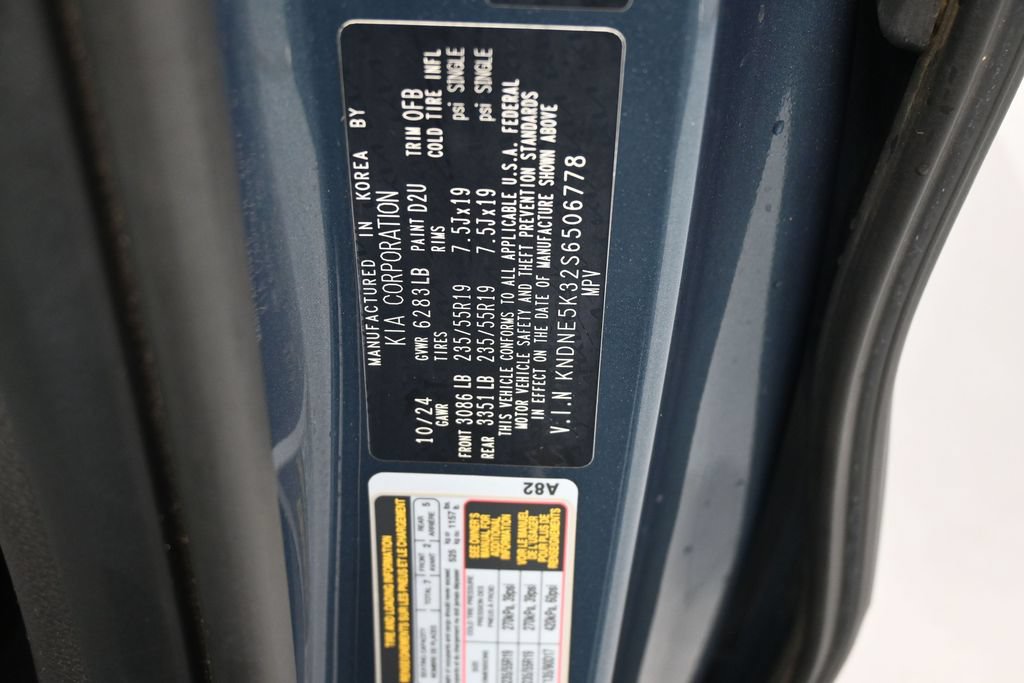 Used 2025 Kia Carnival Van