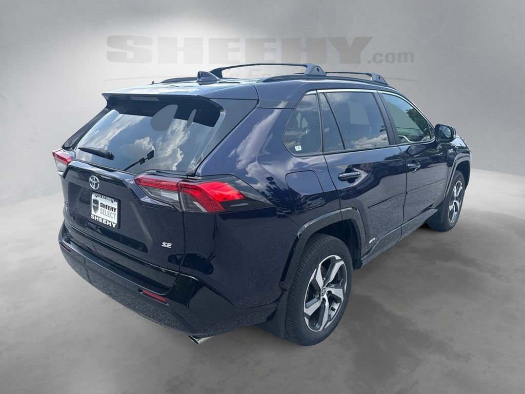 Used 2024  Toyota SE image 12